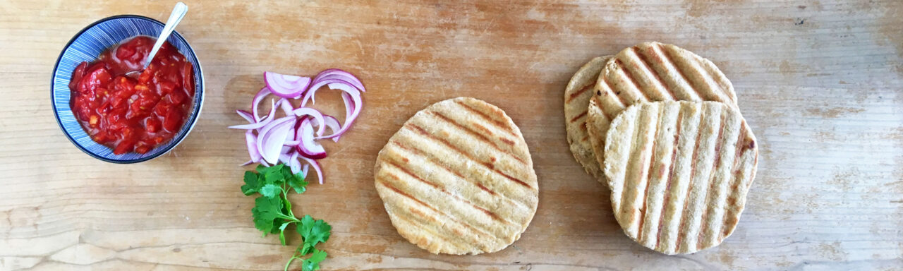 GRILLBROT MIT TOMATENSALSA - Kornelia
