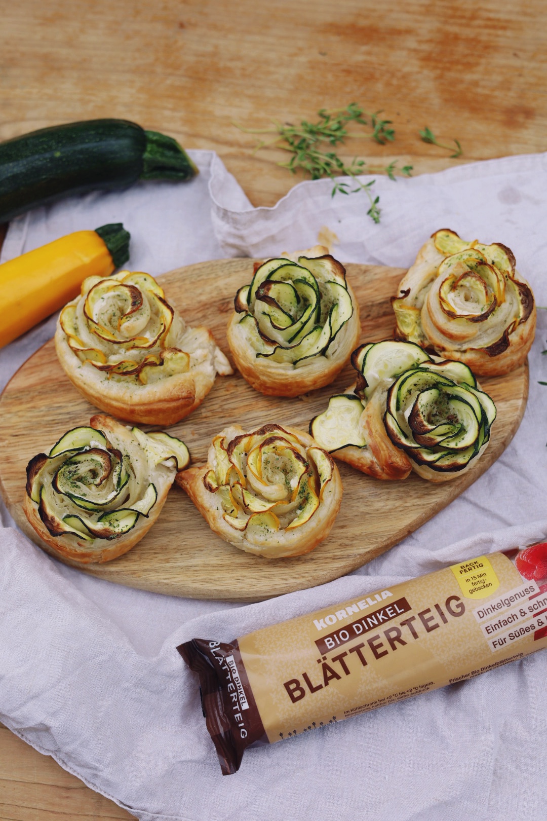 Zucchini Rosen mit Dinkelblätterteig