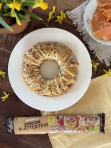 Lachs Kranz mit Bio Dinkelblätterteig