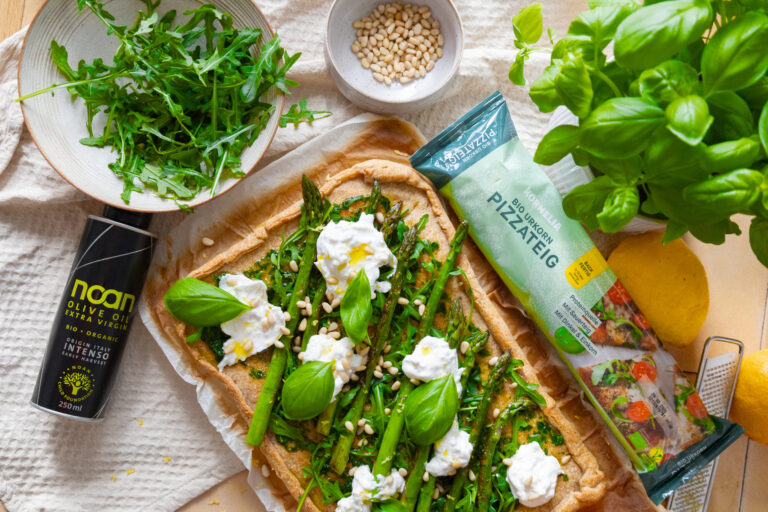 Spargel Pizza Burrata