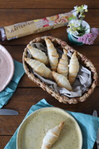 Dinkelblätterteig Croissants